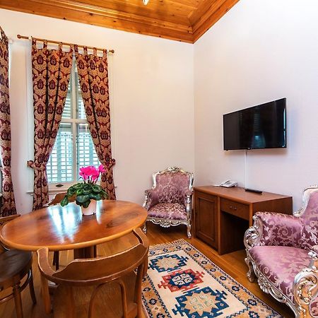 Mom Hotel Adalar Kültér fotó