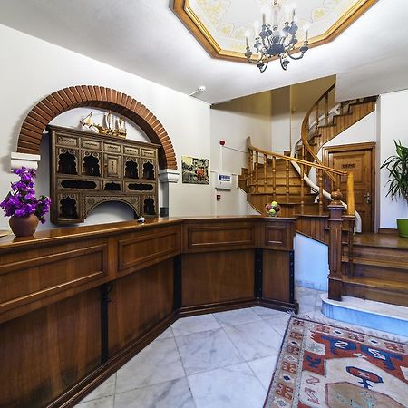 Mom Hotel Adalar Kültér fotó